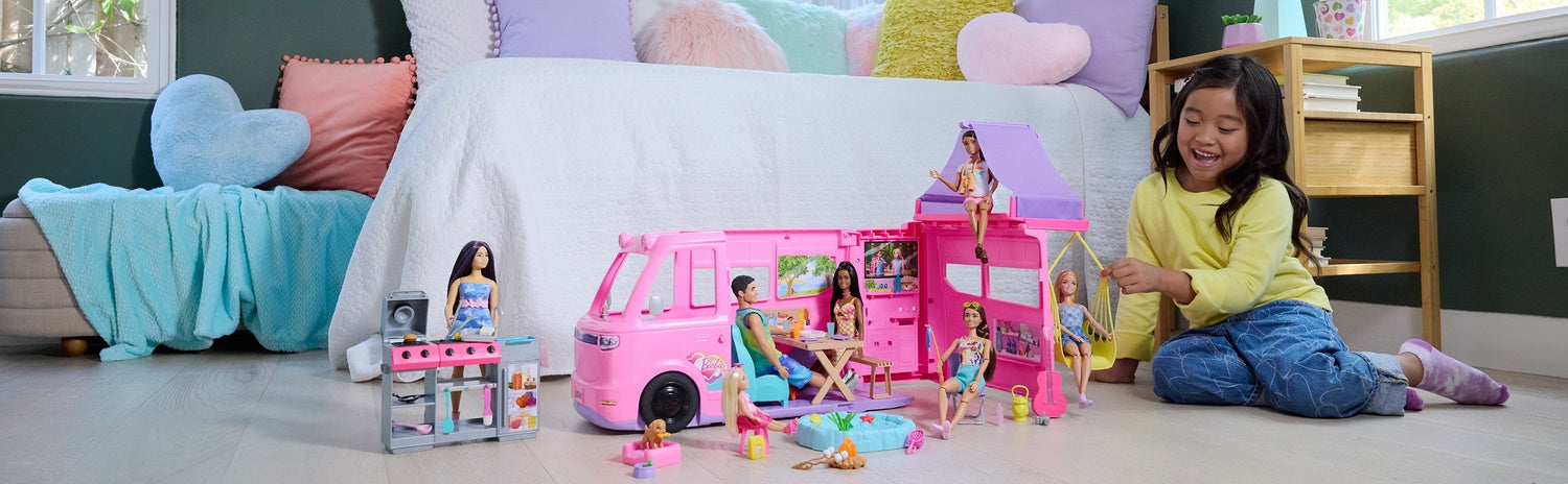 Barbie Drömhusbil med 7 lekplatser och över 60 tillbehör
