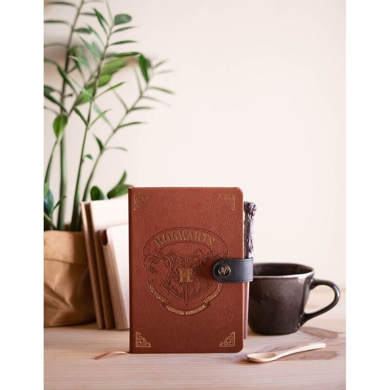 Harry Potter A5 Premium Notebook med Wand Pen