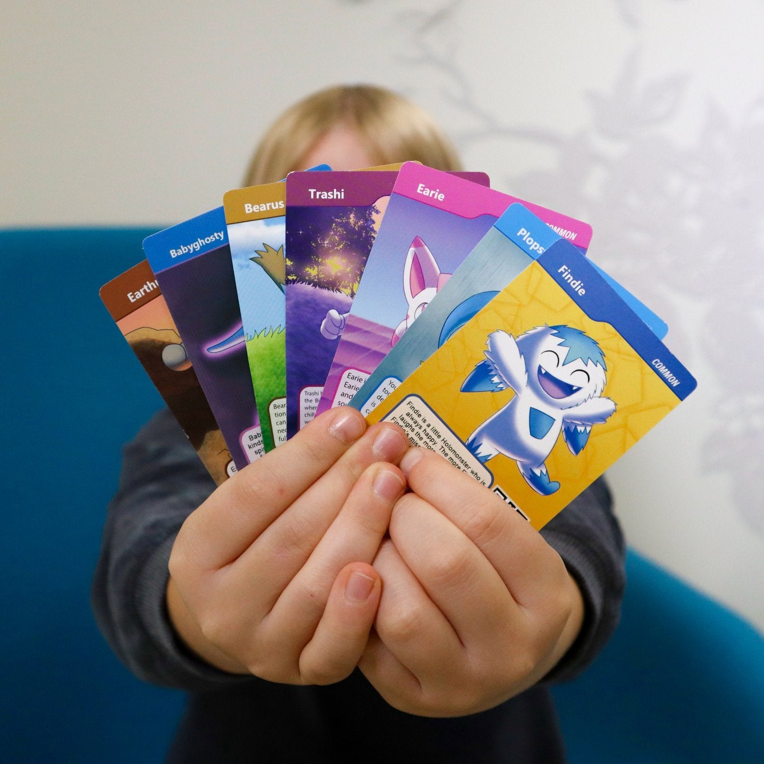 Holomonster Startpaket: Hologrampyramid och 3 kort