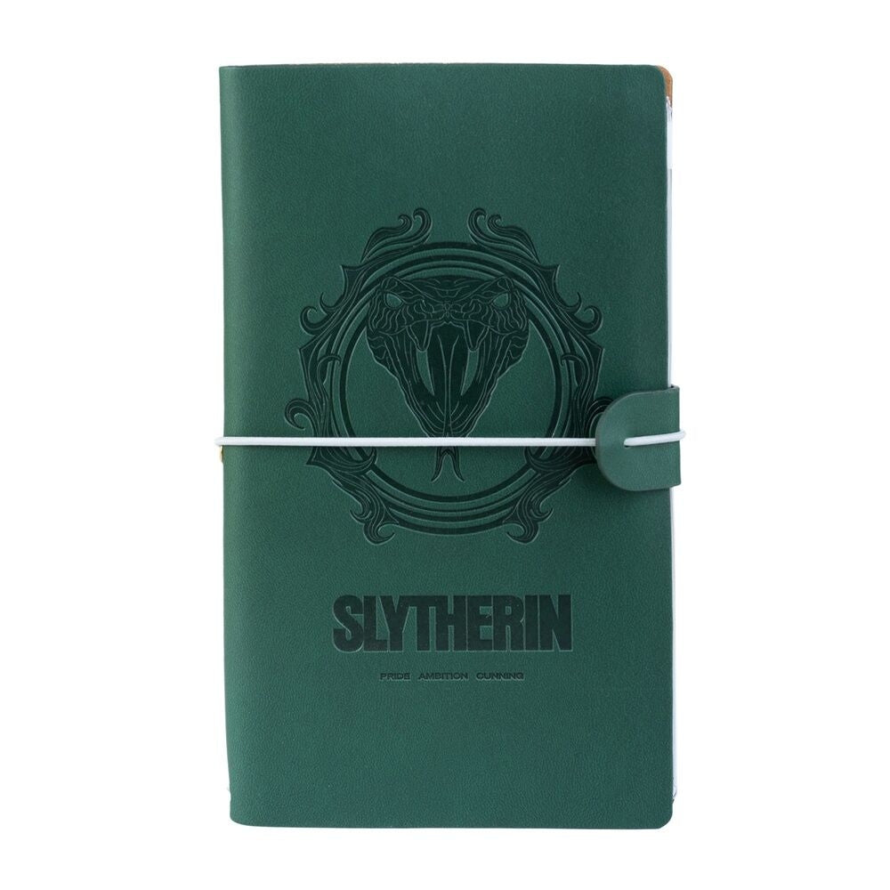Slytherin Travel Notebook med fodrade sidor och bokmärke