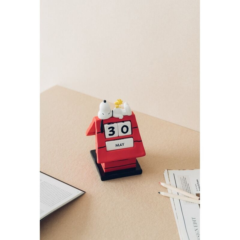 Snoopy Doghouse 3D evighetskalender för hem eller kontor