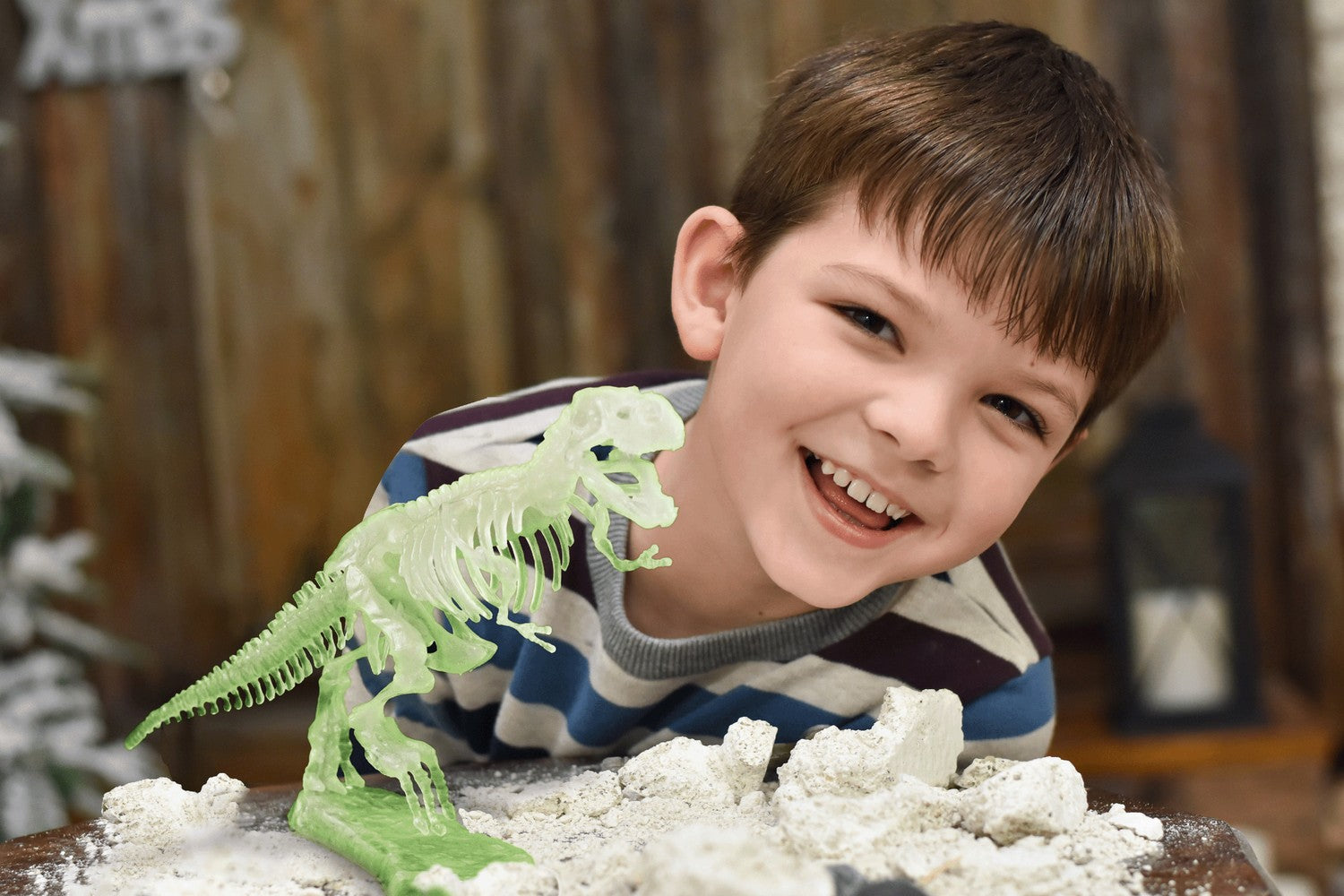 T-Rex fossilgrävningskit för barn, självlysande, 10 delar