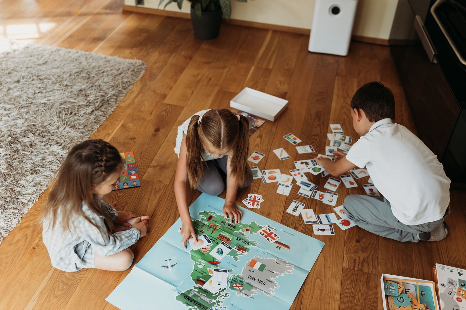 Bo. Pedagogiskt brädspel "English Is Fun" (på estniska språk.)