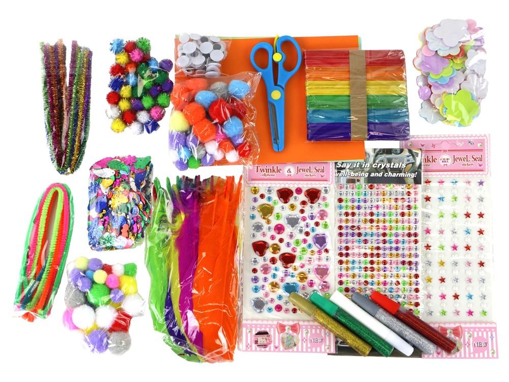 Creative Fun Kit: Stickers, Pompoms, Feathers & Glitter