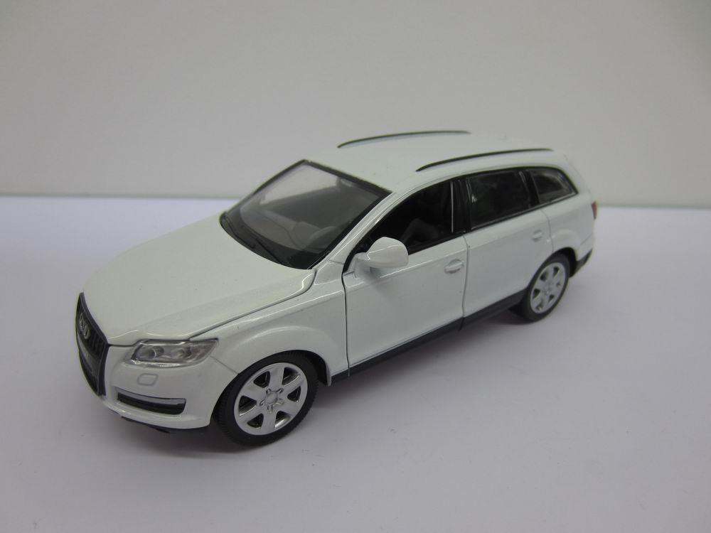 Msz Die-Cast model Audi Q7, skala 1:32