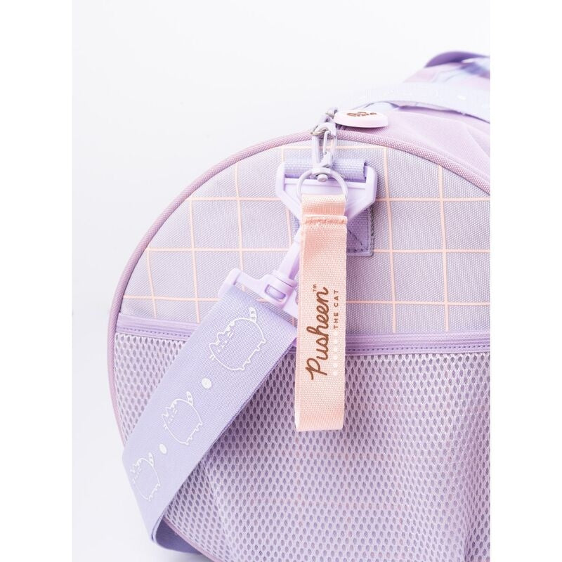Pusheen Moments sportväska med justerbar rem, slitstarkt material