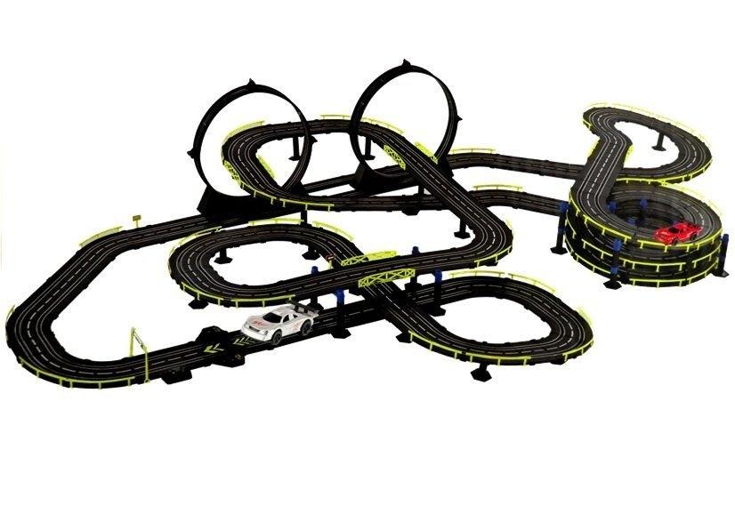 Ultimat 1:43 Slot Car Racing Set med slingor och kontroller